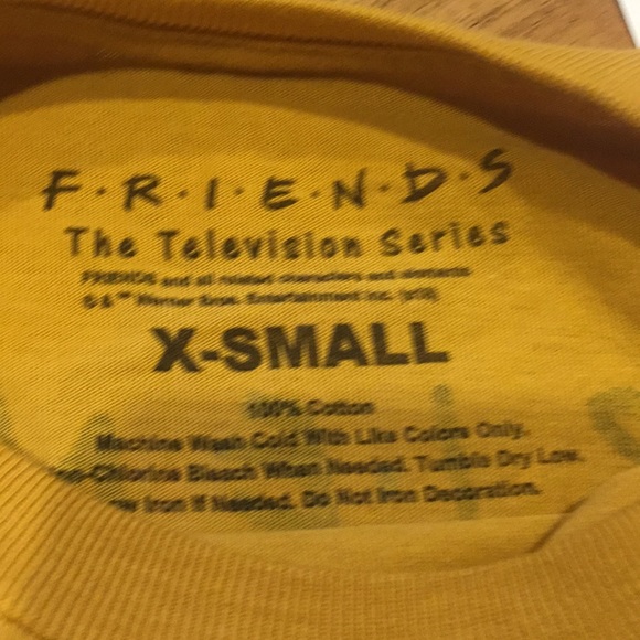 NWT friends Central perk crop T-shirt Size XS - Picture 6 of 8